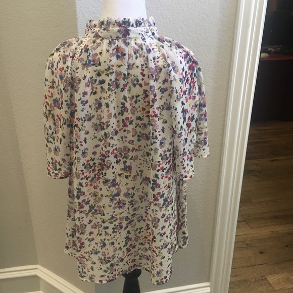 Brass and Roe Multi Floral Ruffle Blouse Size Small - Picture 11 of 13